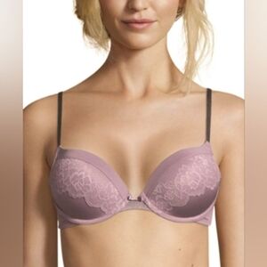 NWT Maidenform NWT Push Up Bra Size 38D